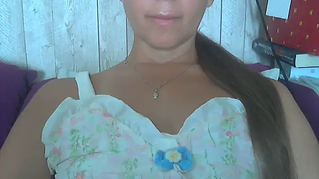Snapshot of Bella--White chatting on 06.26.26 Bella--White online show from 06.26.26