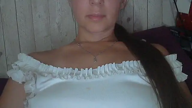 Snapshot of Bella--White chatting on 07.09.26 Bella--White online show from 07.09.26