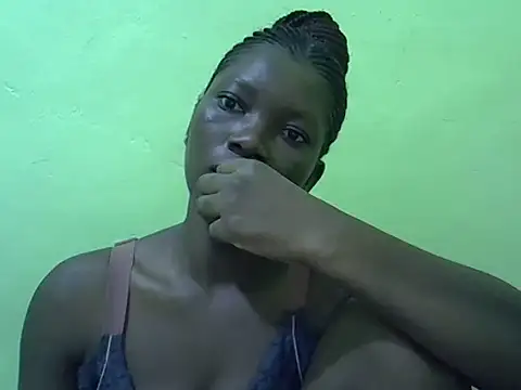 Snapshot of Sweet-Lynn chatting on 06.08.26 Sweet-Lynn online show from 06.08.26