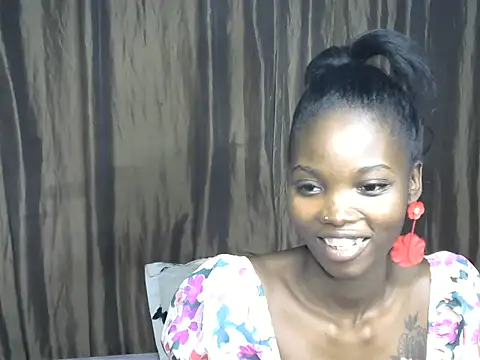 Snapshot of Africana_slim chatting on 06.14.26 Africana slim online show from 06.14.26