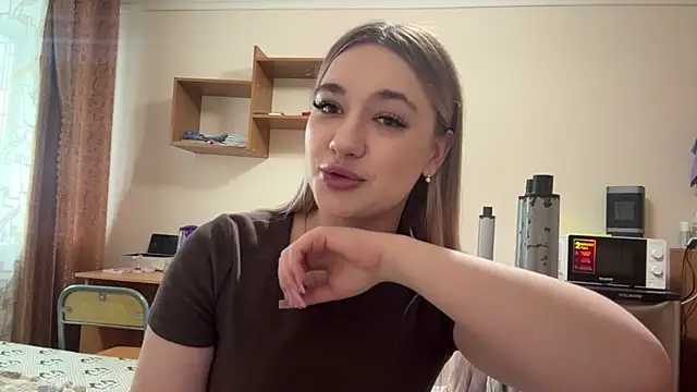 Snapshot of Kattyqte chatting on 05.27.26 Kattyqte online show from 05.27.26