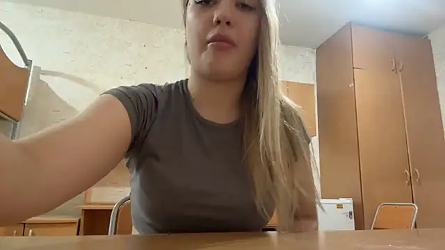 Snapshot of Kattyqte chatting on 06.23.26 Kattyqte online show from 06.23.26