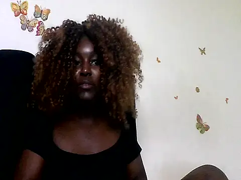 Snapshot of MoonlighMaya chatting on 07.15.26 MoonlighMaya online show from 07.15.26