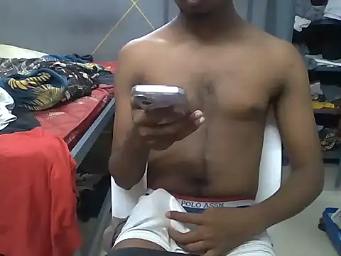 Snapshot of male18in chatting on 05.19.26 male18in online show from 05.19.26