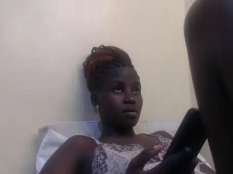 Snapshot of Sexxy-skinny chatting on 06.12.26 Sexxy-skinny online show from 06.12.26