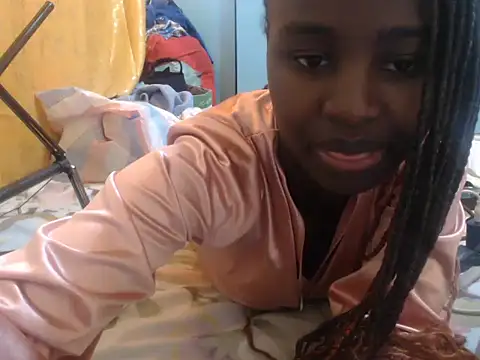 Snapshot of Sexxy-skinny chatting on 06.19.26 Sexxy-skinny online show from 06.19.26
