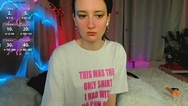 Snapshot of SummerLilaa chatting on 06.04.26 SummerLilaa online show from 06.04.26