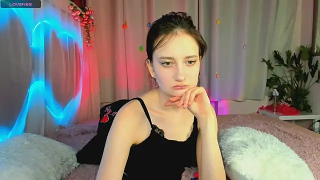 Snapshot of SummerLilaa chatting on 06.05.26 SummerLilaa online show from 06.05.26