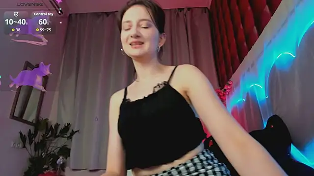 Snapshot of SummerLilaa chatting on 06.08.26 SummerLilaa online show from 06.08.26