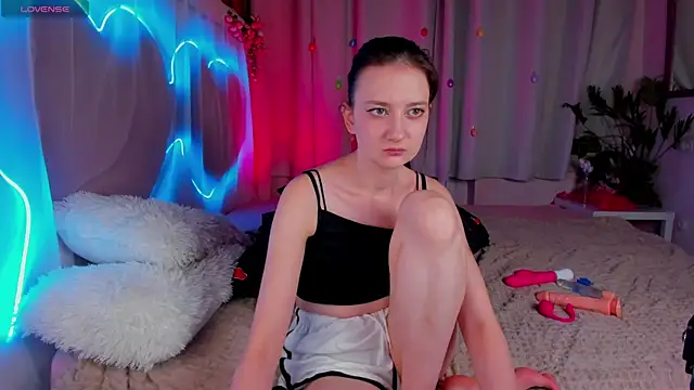 Snapshot of SummerLilaa chatting on 06.22.26 SummerLilaa online show from 06.22.26