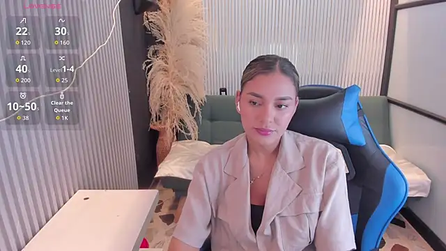 Snapshot of SophieWatson_ chatting on 06.04.26 SophieWatson online show from 06.04.26