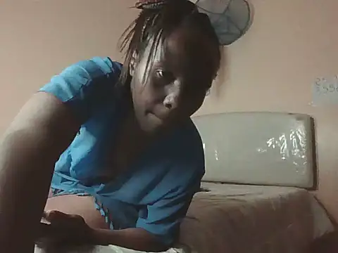 Snapshot of pinky-lips chatting on 05.19.26 pinky-lips online show from 05.19.26