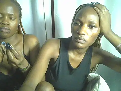Snapshot of SleekCandy_petites chatting on 06.26.26 SleekCandy petites online show from 06.26.26