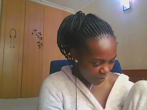 Snapshot of lunahit chatting on 06.23.26 lunahit online show from 06.23.26