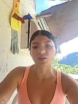 Snapshot of Bella_Jane_hot chatting on 06.14.26 Bella Jane hot online show from 06.14.26