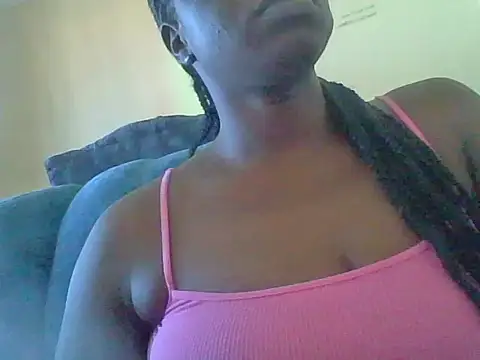 Queen Zuri online show from 06.05.26