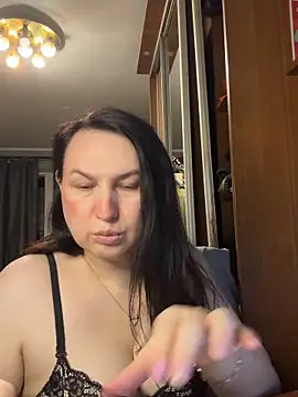 Snapshot of EvaBeautyXxX chatting on 06.14.26 EvaBeautyXxX online show from 06.14.26