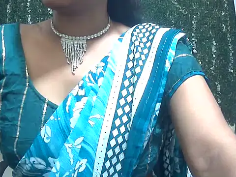 Snapshot of shallykaur chatting on 06.29.26 shallykaur online show from 06.29.26
