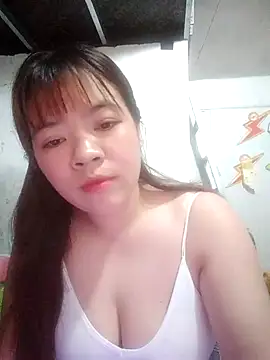 Snapshot of Loleml01 chatting on 05.25.26 Loleml01 online show from 05.25.26