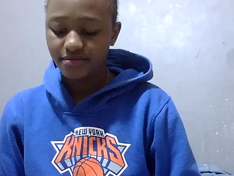 Snapshot of Petite_Ebony10 chatting on 06.04.26 Petite Ebony10 online show from 06.04.26
