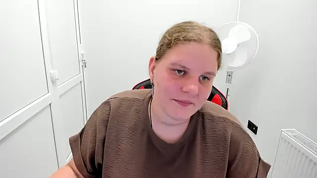 Snapshot of Bella_shyy_ chatting on 07.16.26 Bella shyy online show from 07.16.26