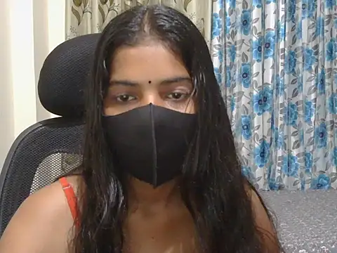 Snapshot of hoty-pihu chatting on 05.19.26 hoty-pihu online show from 05.19.26