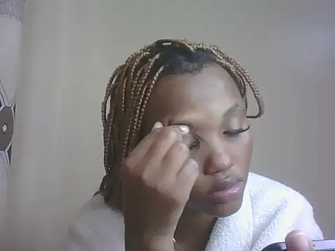 Snapshot of PrettyT5 chatting on 07.15.26 PrettyT5 online show from 07.15.26
