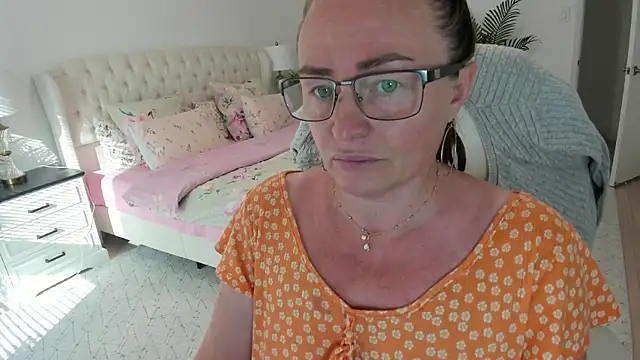Snapshot of Vika73 chatting on 07.04.26 Vika73 online show from 07.04.26