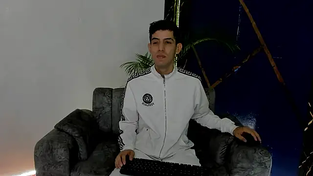 Snapshot of sexy_hairy1 chatting on 06.26.26 sexy hairy1 online show from 06.26.26