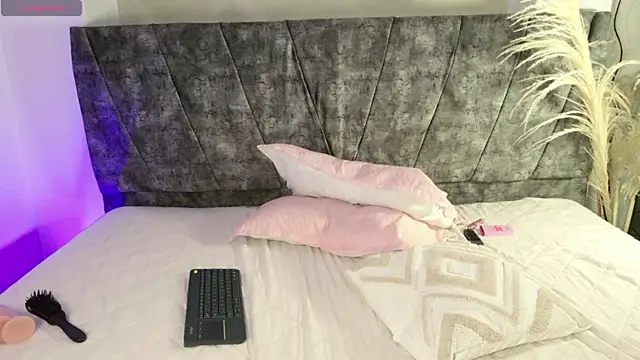MadisonCollinss  online show from 07.06.26