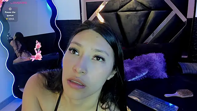 Snapshot of Queen_Jen chatting on 06.22.26 Queen Jen online show from 06.22.26