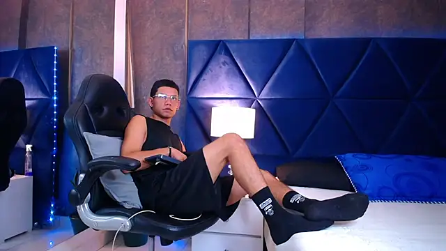 Snapshot of ThiagoFerrer_ chatting on 06.25.26 ThiagoFerrer online show from 06.25.26
