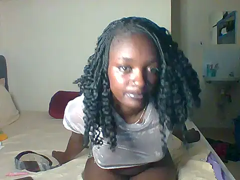 Snapshot of Sexyie_becky chatting on 05.20.26 Sexyie becky online show from 05.20.26