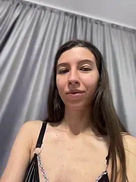 Snapshot of LunaWillsX chatting on 05.21.26 LunaWillsX online show from 05.21.26