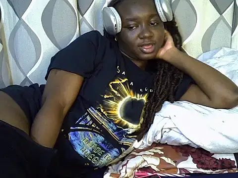 Snapshot of cute_gee5 chatting on 06.24.26 cute gee5 online show from 06.24.26