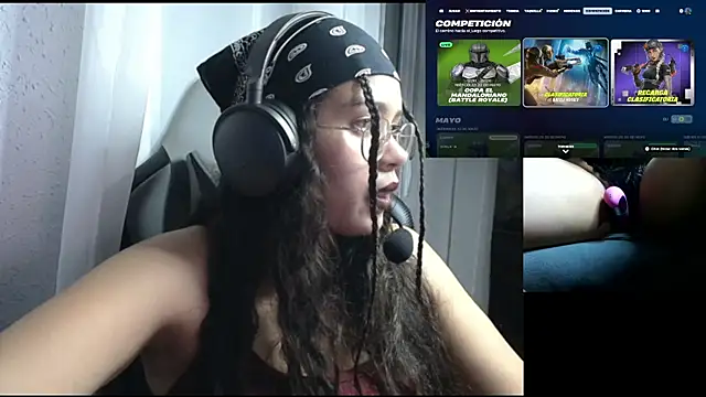 Snapshot of scarletdollof chatting on 05.20.26 scarletdollof online show from 05.20.26