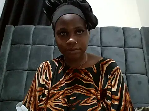 Snapshot of sexy_inayah chatting on 05.26.26 sexy inayah online show from 05.26.26