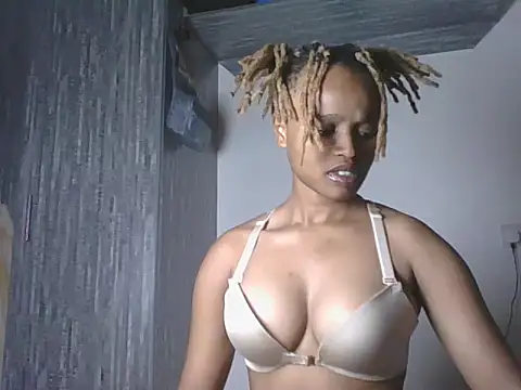 Snapshot of Tempting_Ebony chatting on 06.06.26 Tempting Ebony online show from 06.06.26