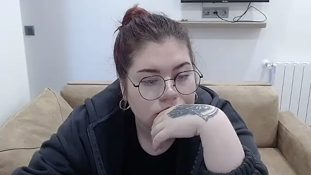 Snapshot of Isabel_Graves chatting on 05.20.26 Isabel Graves online show from 05.20.26