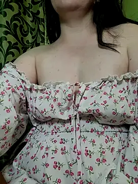 Snapshot of MiaRox chatting on 05.20.26 MiaRox online show from 05.20.26