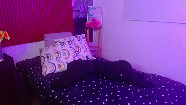 Snapshot of Stefany1_loves chatting on 05.24.26 Stefany1 loves online show from 05.24.26