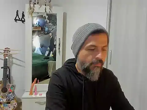 Snapshot of Miguel_angeel_ chatting on 06.01.26 Miguel angeel online show from 06.01.26