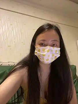 Snapshot of CRROO-AA chatting on 05.19.26 CRROO-AA online show from 05.19.26