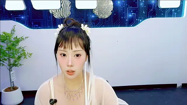 Snapshot of Nicole-- chatting on 05.18.26 Nicole-- online show from 05.18.26