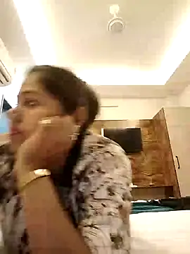 Snapshot of Miss_kirtii chatting on 05.18.26 Miss kirtii online show from 05.18.26