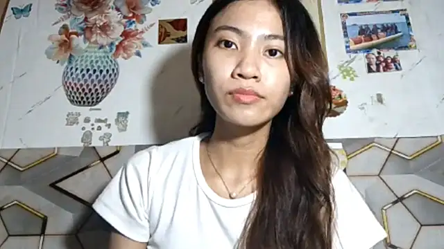 Snapshot of DeeannGunby chatting on 05.27.26 DeeannGunby online show from 05.27.26