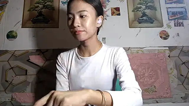 Snapshot of DeeannGunby chatting on 05.28.26 DeeannGunby online show from 05.28.26