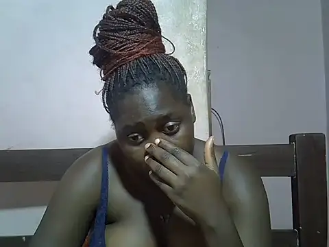 Snapshot of Horny-quen chatting on 06.05.26 Horny-quen online show from 06.05.26