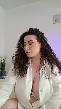Snapshot of Elissa_Floyd__ chatting on 06.15.26 Elissa Floyd online show from 06.15.26