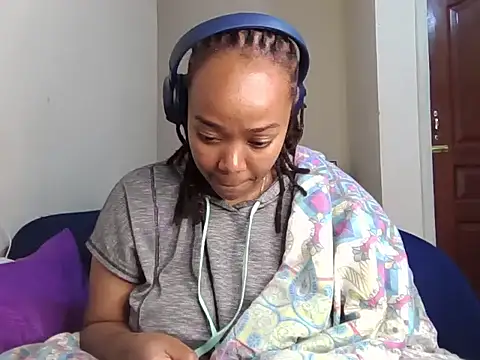 Snapshot of atara_seren chatting on 06.16.26 atara seren online show from 06.16.26